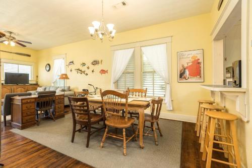 Castaway Cottage