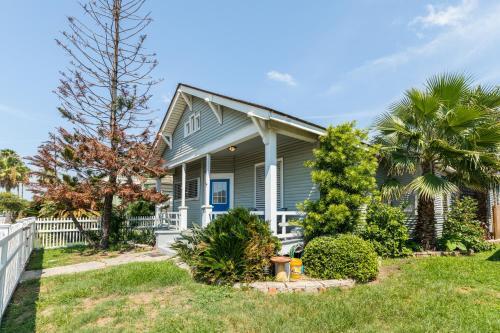 Castaway Cottage