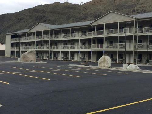 Posada Yellowstone Big Rock Inn