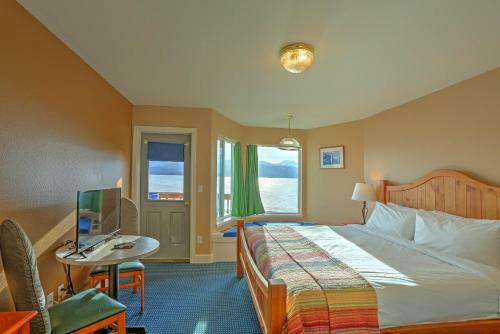 Hotel Land's End Resort