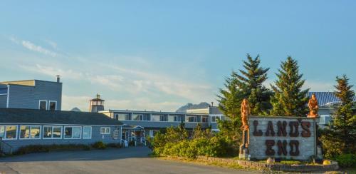 Hotel Land's End Resort