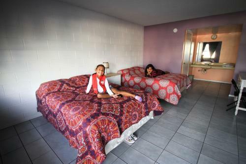 Palm Lakefront Resort And Hostel