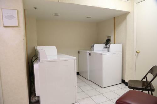Destiny Palms Hotel Maingate West