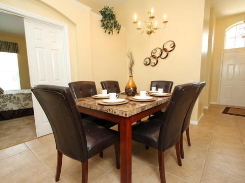 Villa 8127 Fan Palm Windsor Palms