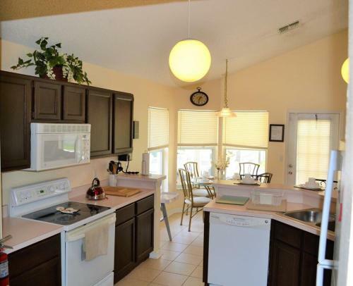 Four Corners Villas