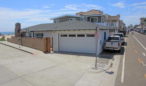 4801 Seashore Drive (68270)