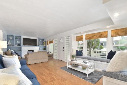 129 G Street (68208)
