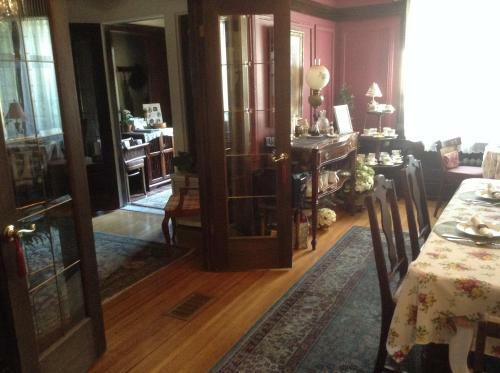 Hanover House Bed And Breakfast