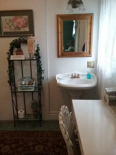 Hanover House Bed And Breakfast