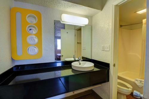 Hotel Motel 6 Oklahoma City North - Frontier City