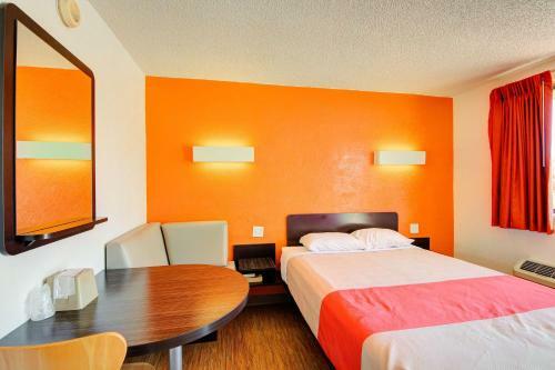 Hotel Motel 6 Oklahoma City North - Frontier City