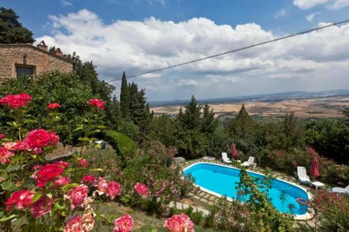 Chianni Apartment Sleeps 6