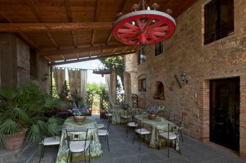Chianni Apartment Sleeps 6