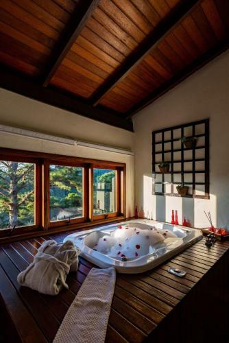 Hostal Pousada Jardim Das Montanhas