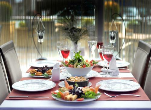 Rhiss Hotel Bostanci