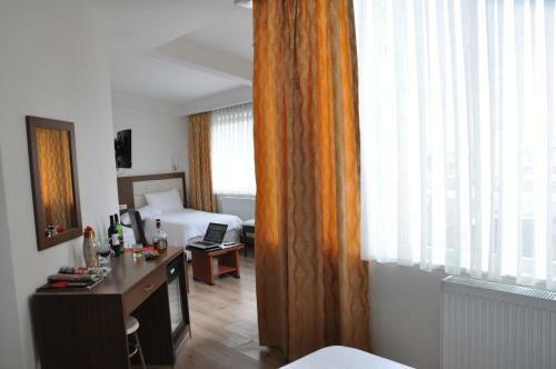 Hivas Hotel
