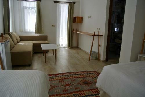Hotel Hideaway