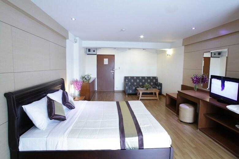 Hotel Nanatai Suites