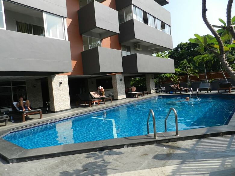 Hotel Nanatai Suites