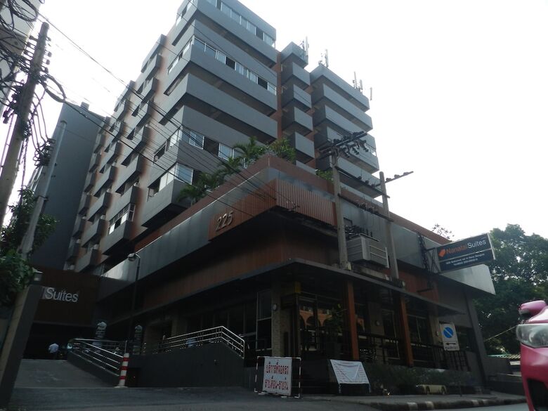 Hotel Nanatai Suites