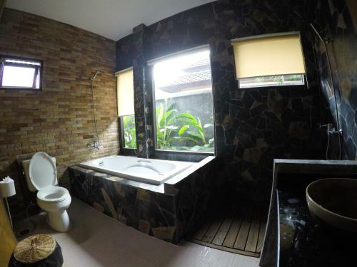 Thalang Pool Villa