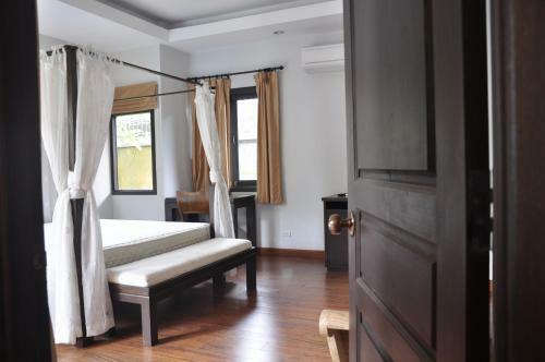 Thalang Pool Villa