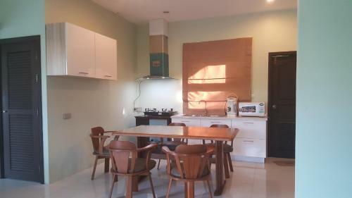 Thalang Pool Villa