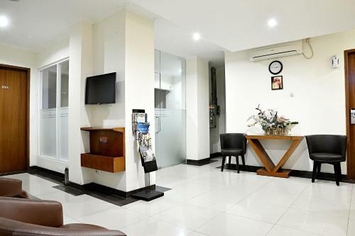 Hostal Zen Rooms Benhil Tondano