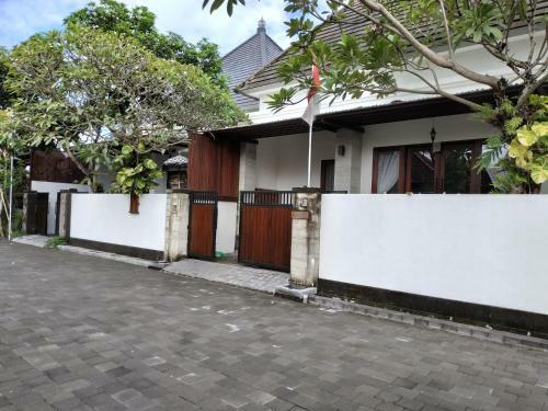 Bed & Breakfast Dim House Jimbaran