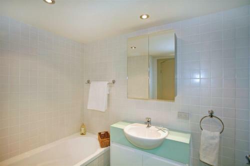 Bayview Apartments, Unit 7/42 Stockton Street