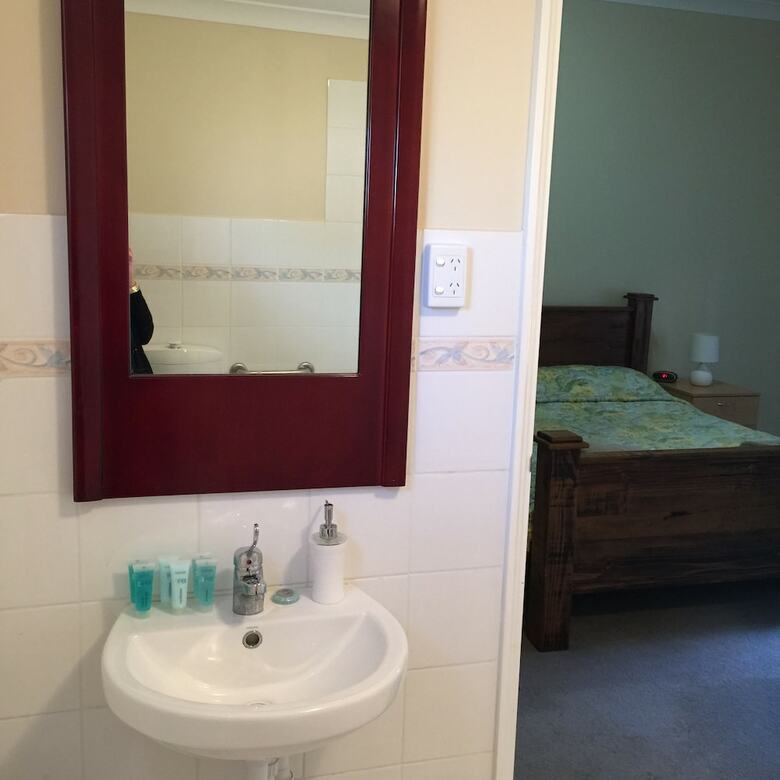 Motel The Nosh & Nod - Howick Street