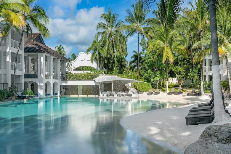 Hotel Peppers Beach Club