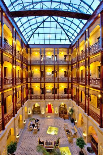 Shah Palace Hotel