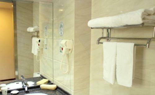 Greentree Alliance Beijing West Railway Station North Square Hotel