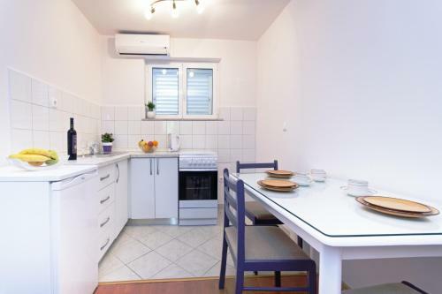 Apartments Ivan