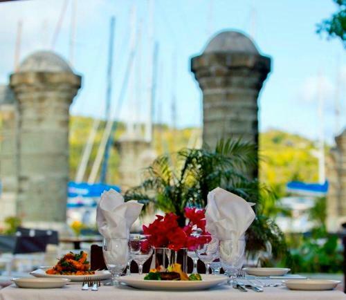Hotel Admiral's Inn And Gunpowder Suites