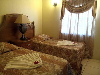 Aparthotel Connie's Comfort Suites