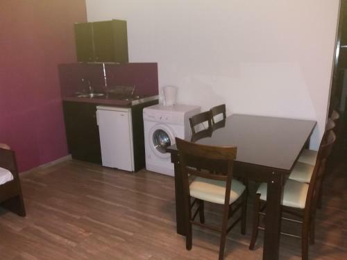 Manos Apartments