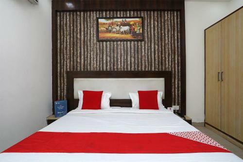 Oyo 23297 Hotel Vanaya Palace