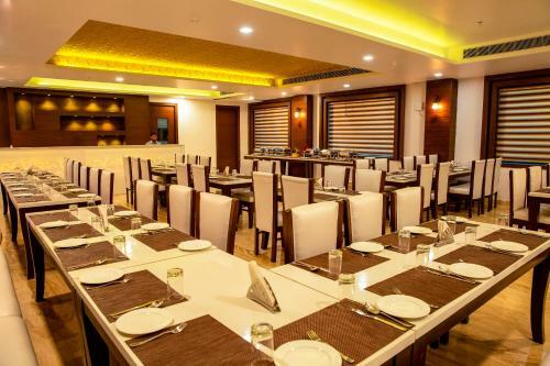Hotel The Agra Grande