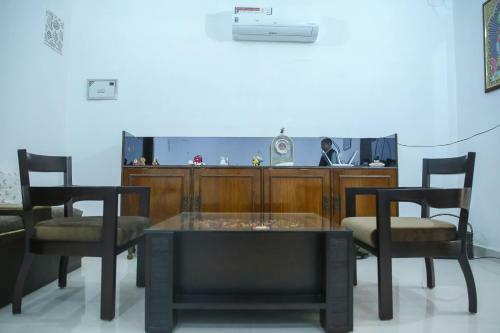 Aradhana's Home Stay