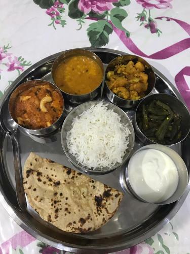 Aradhana's Home Stay