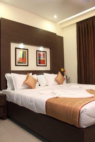 Hotel Pristine Residency
