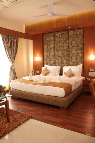 Hotel Pristine Residency