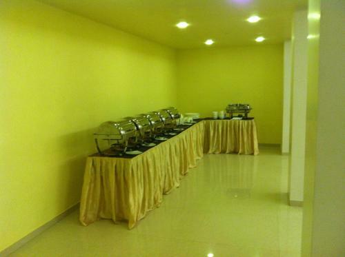 Hotel Pristine Residency