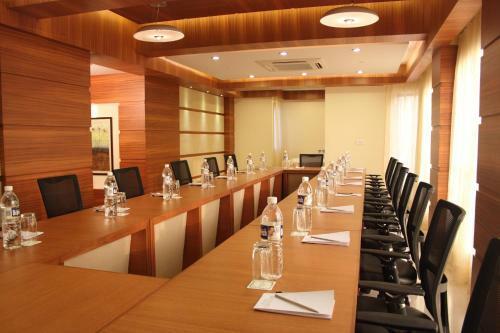 Hotel Pristine Residency