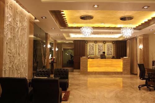 Hotel Pristine Residency