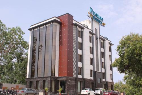 Hotel Pristine Residency