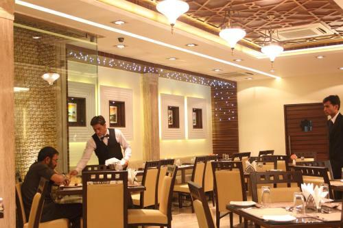 Hotel Pristine Residency