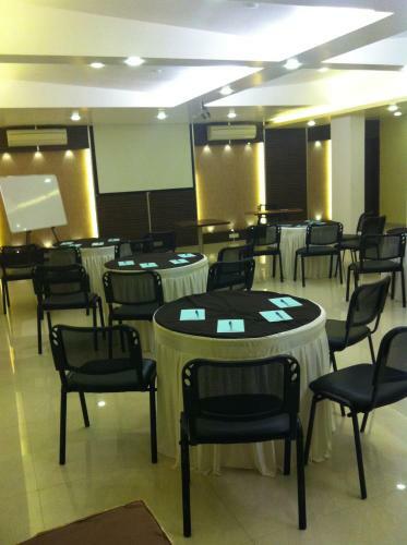 Hotel Pristine Residency